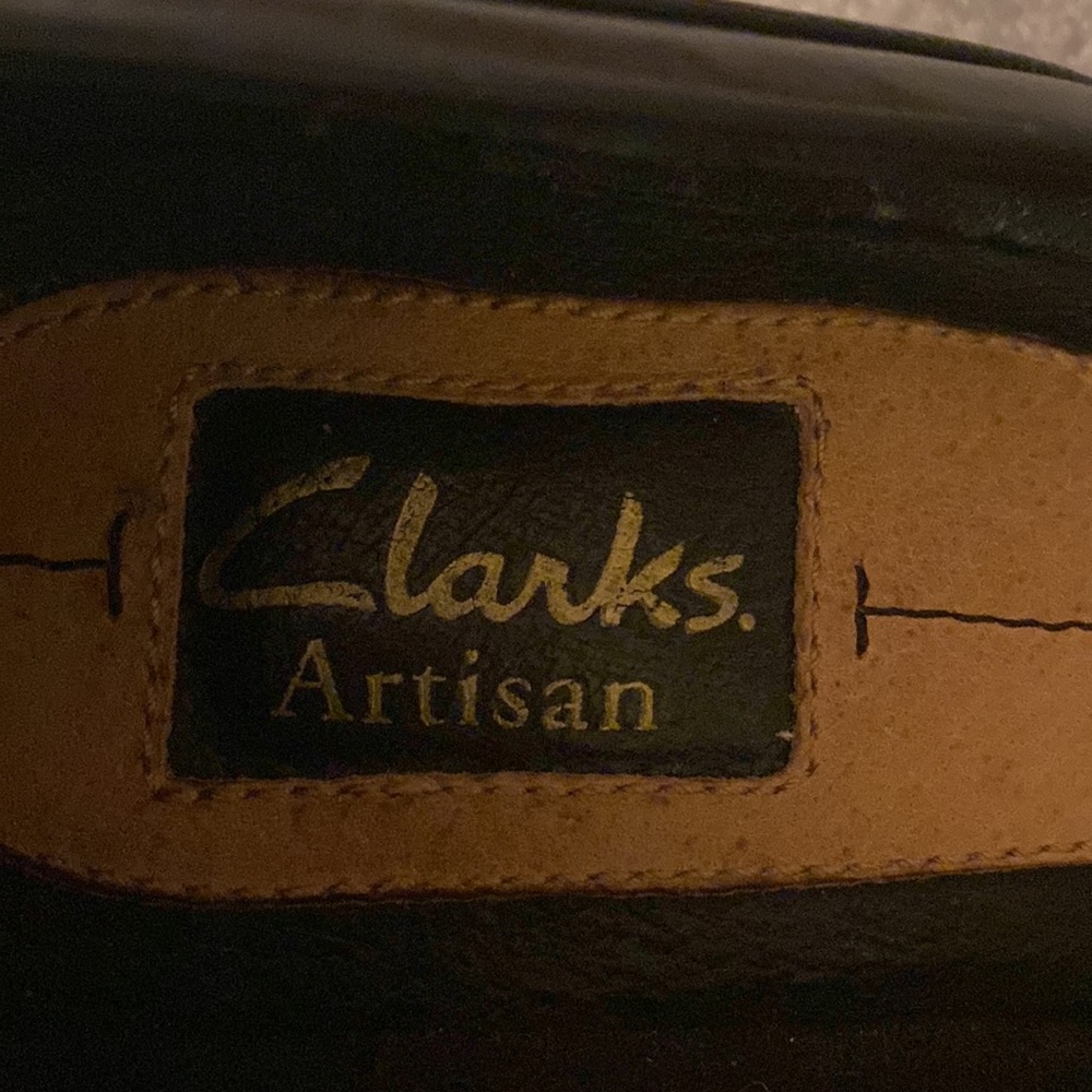 Clarks Artisan Black Leather 2” Heels Womens Size 9.5 - Picture 9 of 13